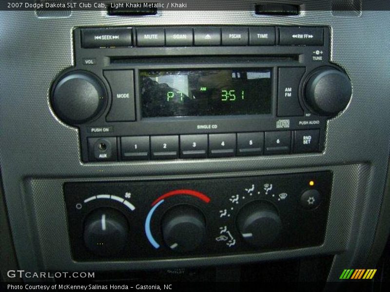 Light Khaki Metallic / Khaki 2007 Dodge Dakota SLT Club Cab