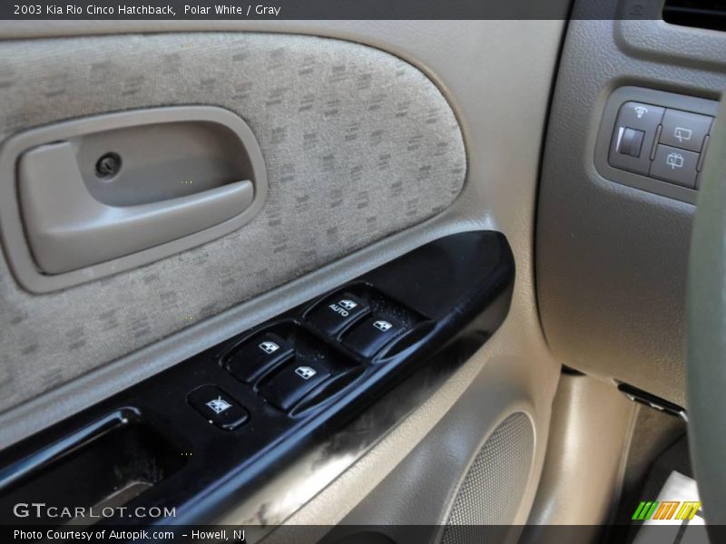 Polar White / Gray 2003 Kia Rio Cinco Hatchback