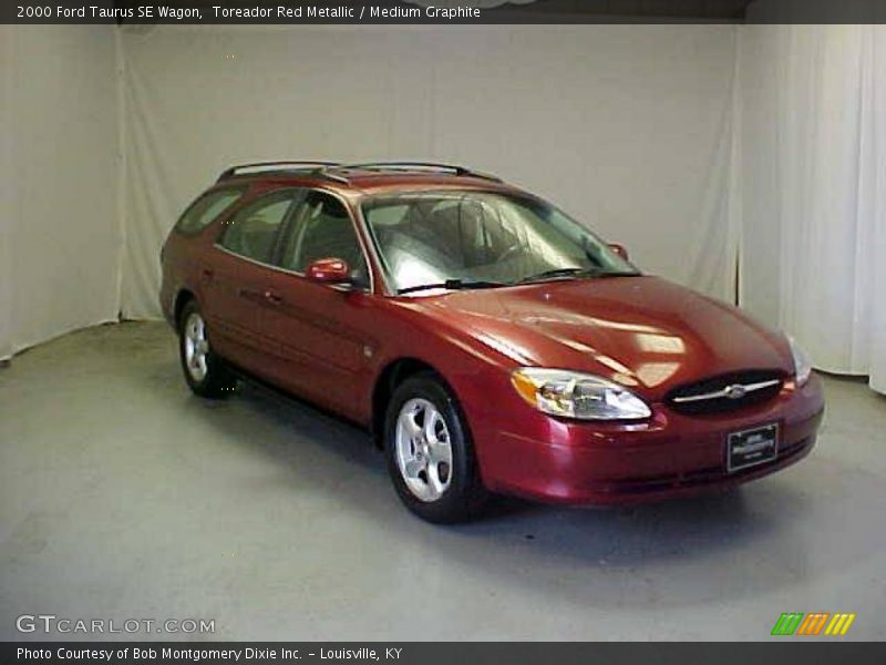 Toreador Red Metallic / Medium Graphite 2000 Ford Taurus SE Wagon