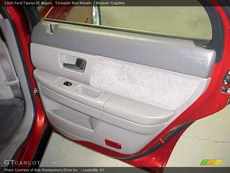 Toreador Red Metallic / Medium Graphite 2000 Ford Taurus SE Wagon