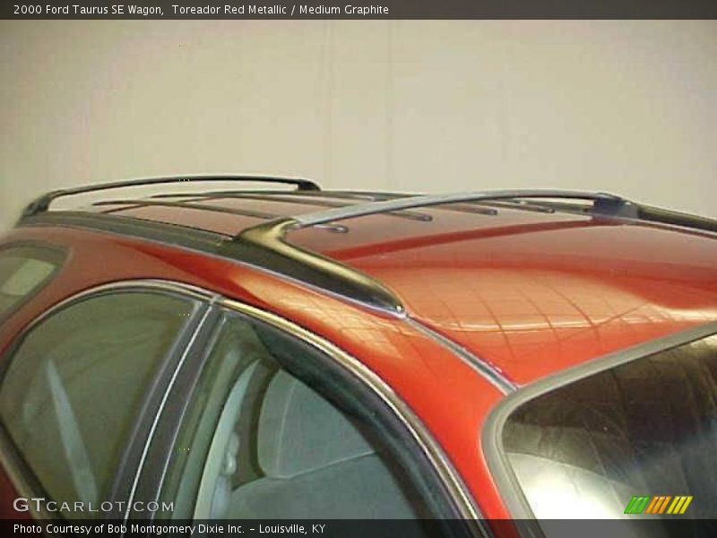 Toreador Red Metallic / Medium Graphite 2000 Ford Taurus SE Wagon