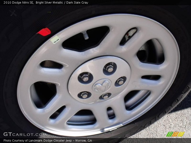 Bright Silver Metallic / Dark Slate Gray 2010 Dodge Nitro SE