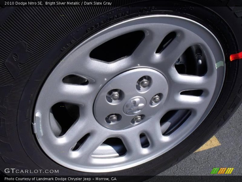 Bright Silver Metallic / Dark Slate Gray 2010 Dodge Nitro SE
