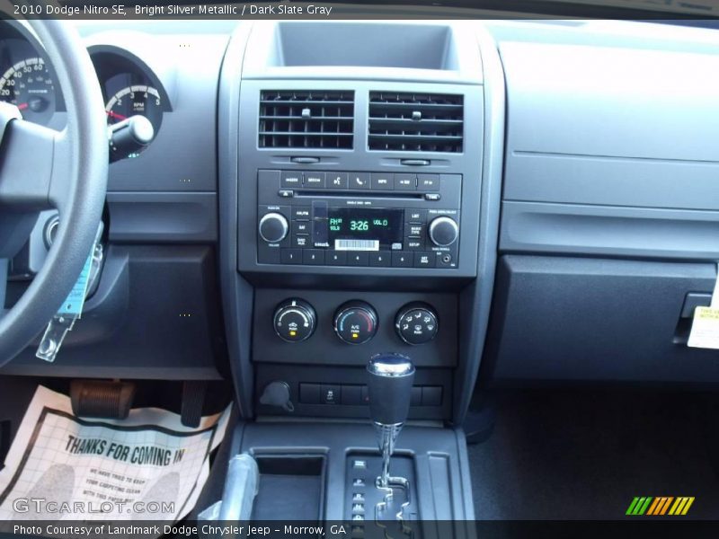 Bright Silver Metallic / Dark Slate Gray 2010 Dodge Nitro SE