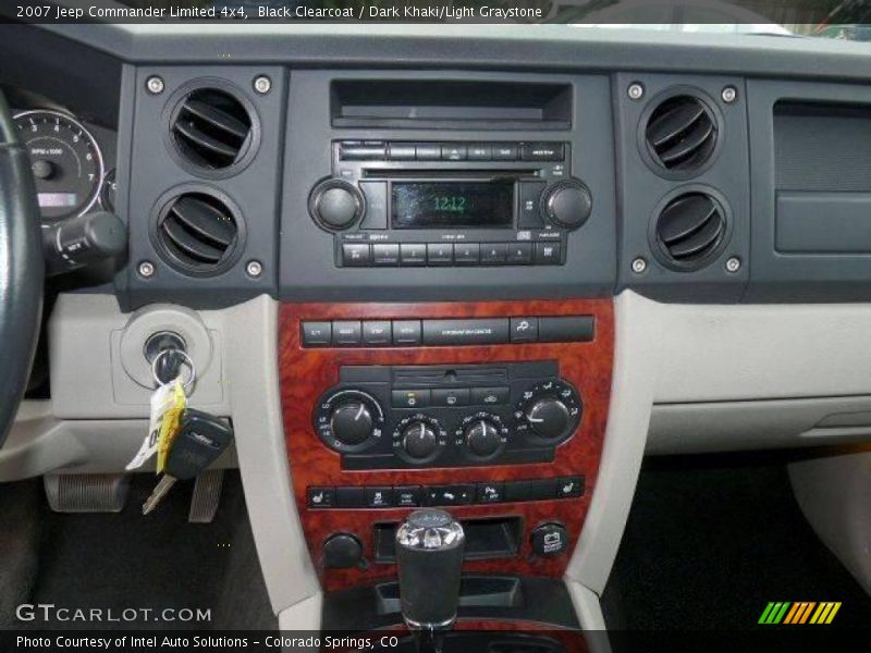Black Clearcoat / Dark Khaki/Light Graystone 2007 Jeep Commander Limited 4x4