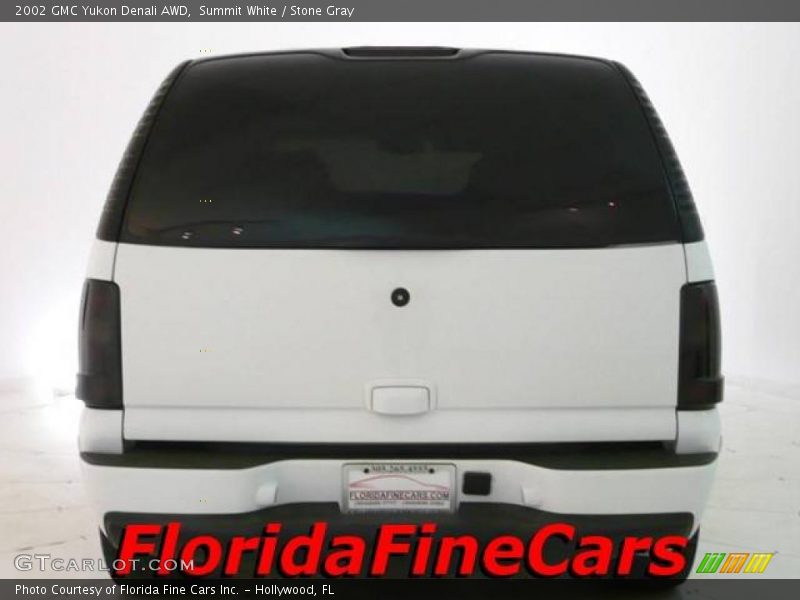 Summit White / Stone Gray 2002 GMC Yukon Denali AWD
