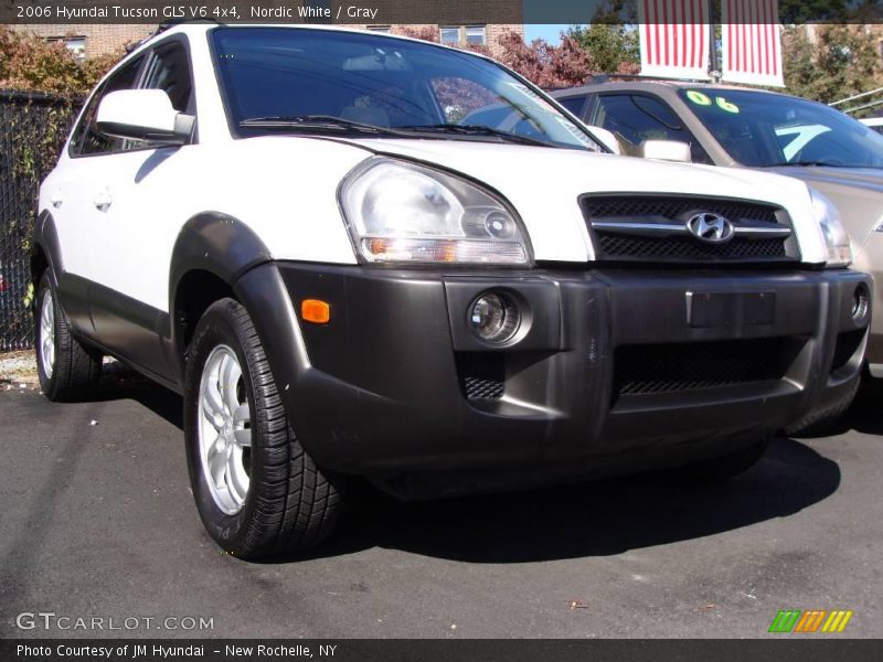 Nordic White / Gray 2006 Hyundai Tucson GLS V6 4x4