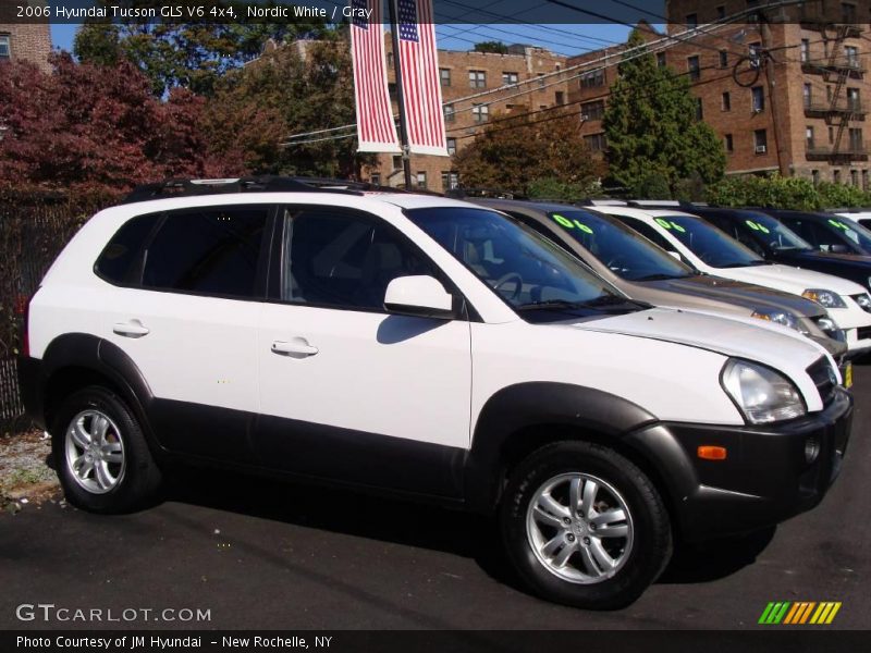 Nordic White / Gray 2006 Hyundai Tucson GLS V6 4x4