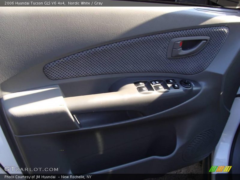 Nordic White / Gray 2006 Hyundai Tucson GLS V6 4x4