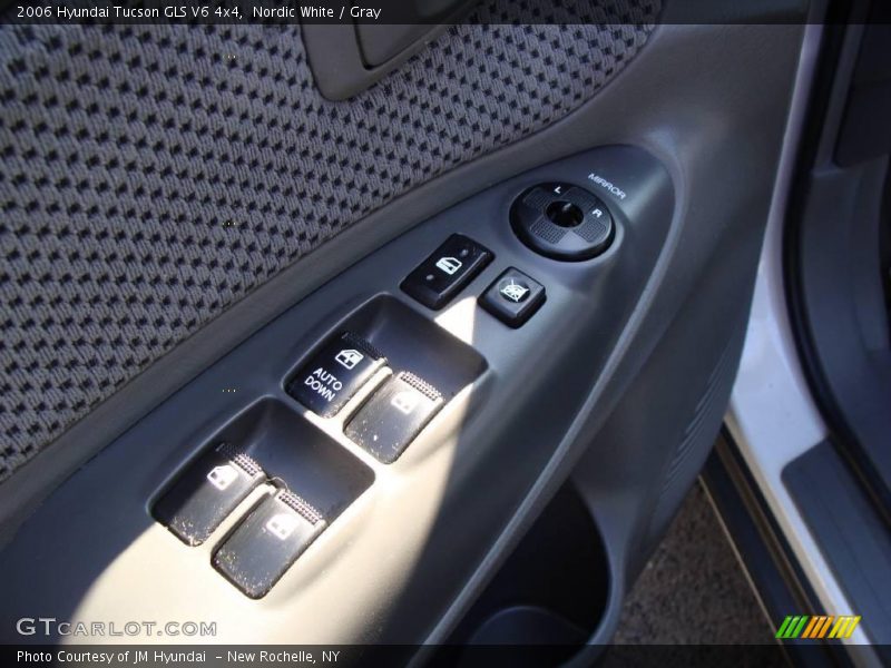 Nordic White / Gray 2006 Hyundai Tucson GLS V6 4x4