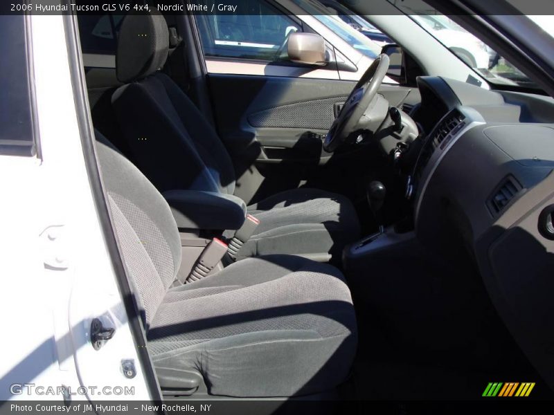 Nordic White / Gray 2006 Hyundai Tucson GLS V6 4x4