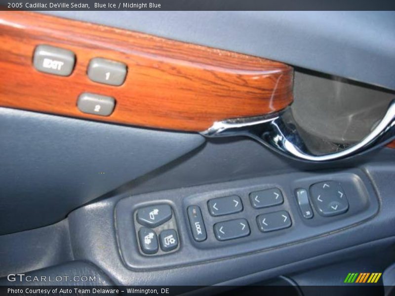 Blue Ice / Midnight Blue 2005 Cadillac DeVille Sedan
