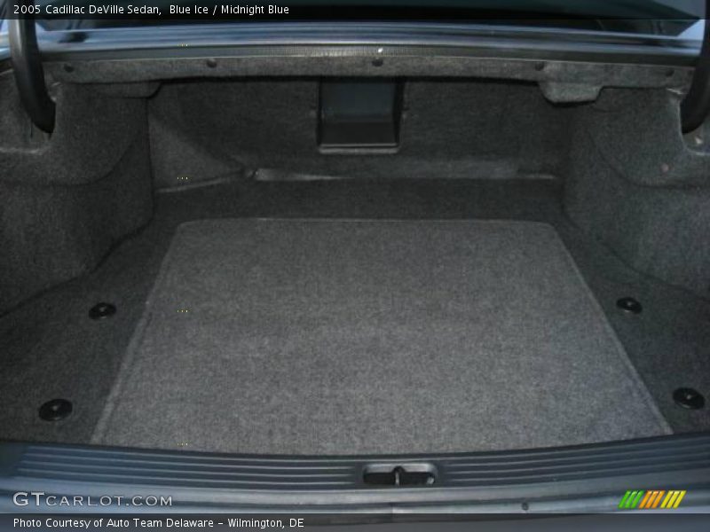Blue Ice / Midnight Blue 2005 Cadillac DeVille Sedan