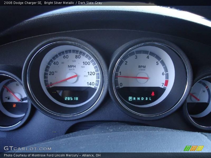 Bright Silver Metallic / Dark Slate Gray 2008 Dodge Charger SE