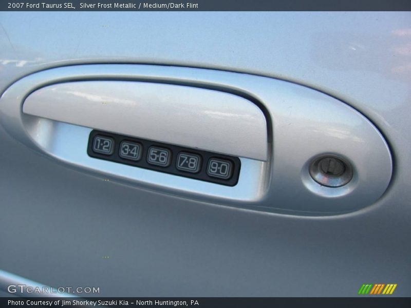 Silver Frost Metallic / Medium/Dark Flint 2007 Ford Taurus SEL