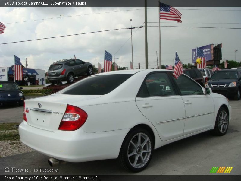 Super White / Taupe 2003 Toyota Camry XLE