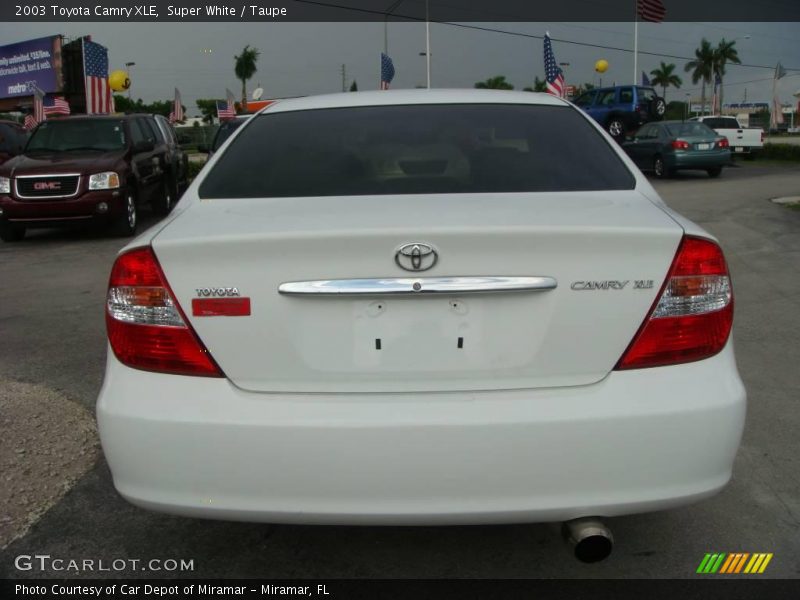 Super White / Taupe 2003 Toyota Camry XLE