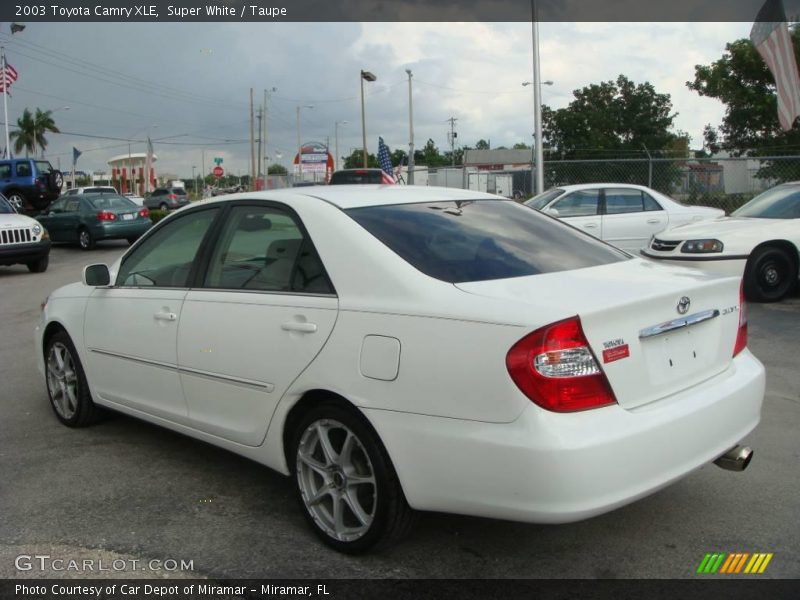 Super White / Taupe 2003 Toyota Camry XLE