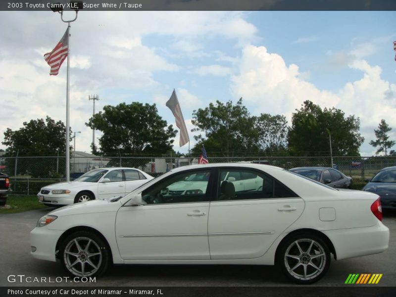 Super White / Taupe 2003 Toyota Camry XLE