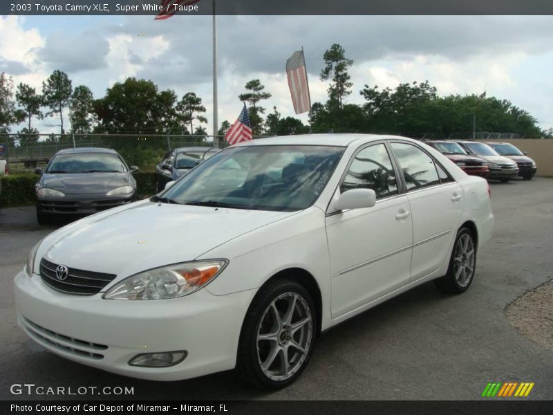 Super White / Taupe 2003 Toyota Camry XLE