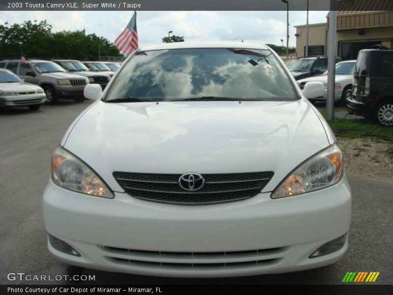 Super White / Taupe 2003 Toyota Camry XLE