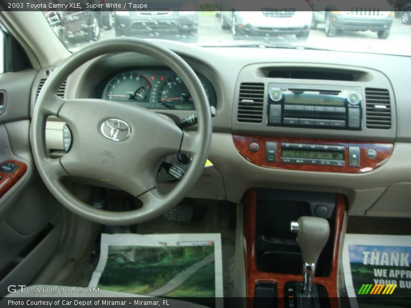 Super White / Taupe 2003 Toyota Camry XLE
