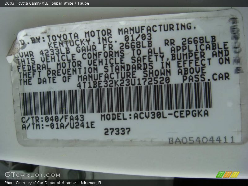 Super White / Taupe 2003 Toyota Camry XLE