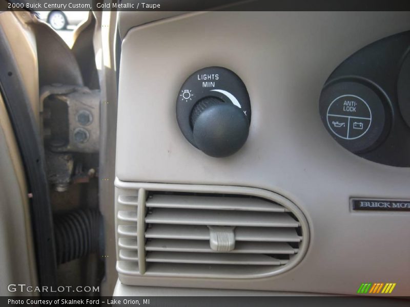 Gold Metallic / Taupe 2000 Buick Century Custom