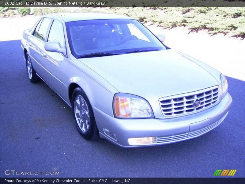 Sterling Metallic / Dark Gray 2002 Cadillac DeVille DTS