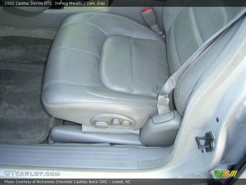 Sterling Metallic / Dark Gray 2002 Cadillac DeVille DTS