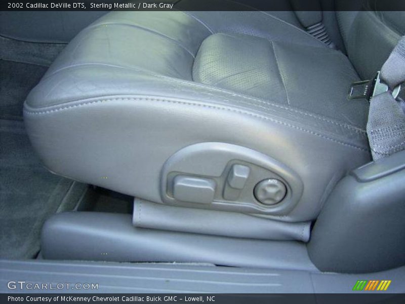 Sterling Metallic / Dark Gray 2002 Cadillac DeVille DTS