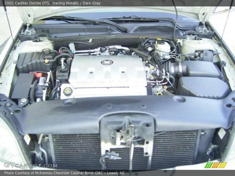 Sterling Metallic / Dark Gray 2002 Cadillac DeVille DTS