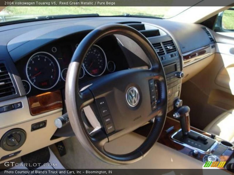 Reed Green Metallic / Pure Beige 2004 Volkswagen Touareg V6