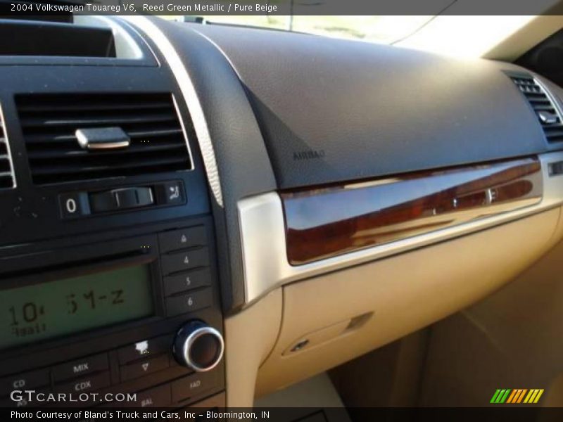 Reed Green Metallic / Pure Beige 2004 Volkswagen Touareg V6