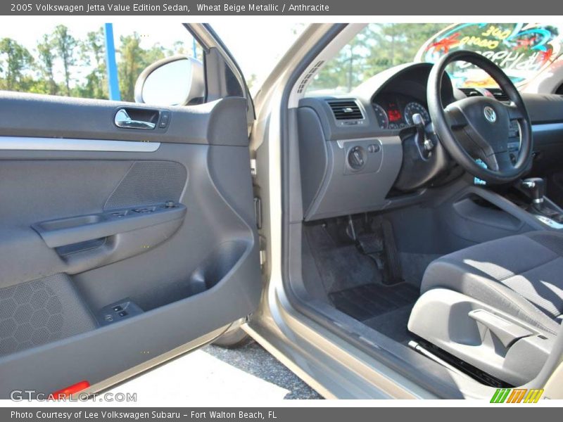 Wheat Beige Metallic / Anthracite 2005 Volkswagen Jetta Value Edition Sedan