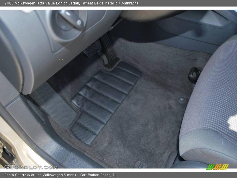Wheat Beige Metallic / Anthracite 2005 Volkswagen Jetta Value Edition Sedan