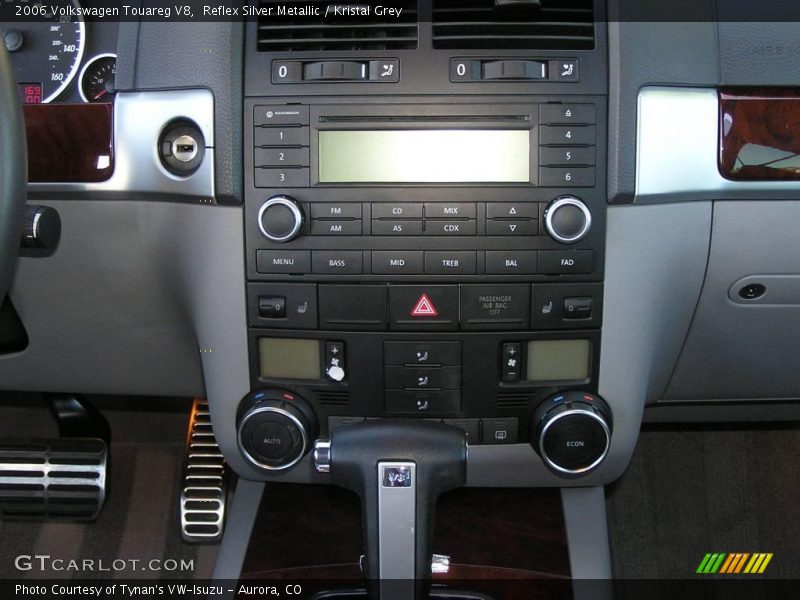 Reflex Silver Metallic / Kristal Grey 2006 Volkswagen Touareg V8