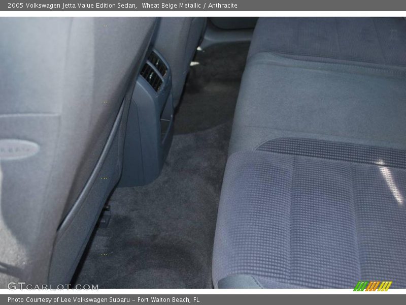Wheat Beige Metallic / Anthracite 2005 Volkswagen Jetta Value Edition Sedan