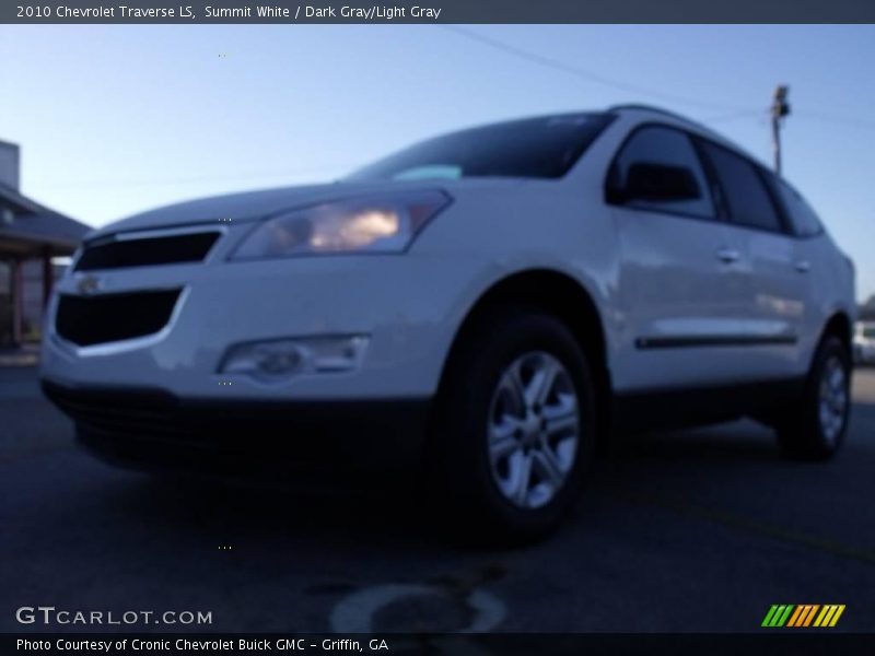 Summit White / Dark Gray/Light Gray 2010 Chevrolet Traverse LS