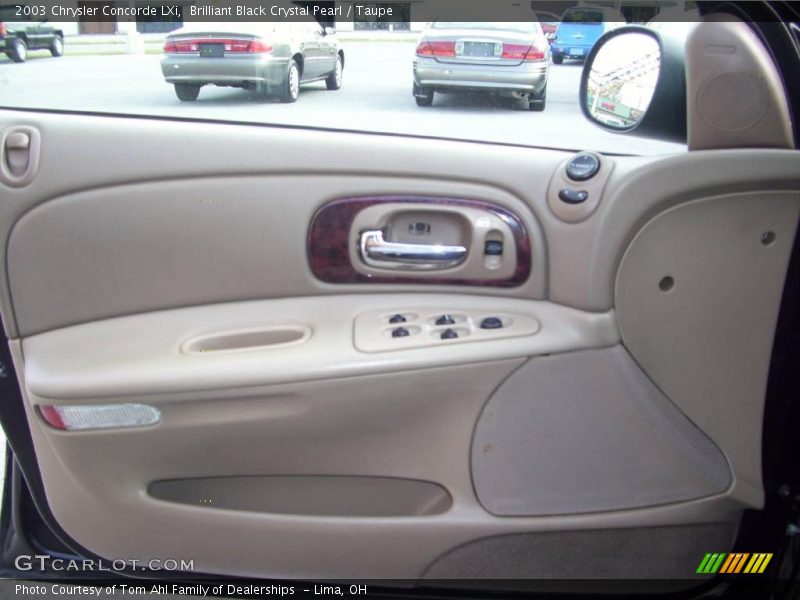 Brilliant Black Crystal Pearl / Taupe 2003 Chrysler Concorde LXi