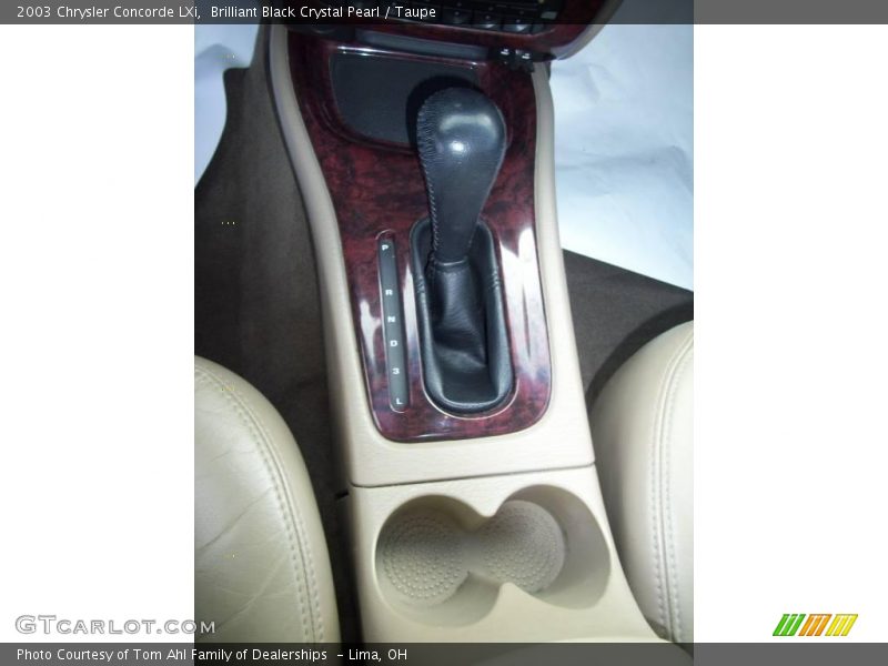 Brilliant Black Crystal Pearl / Taupe 2003 Chrysler Concorde LXi