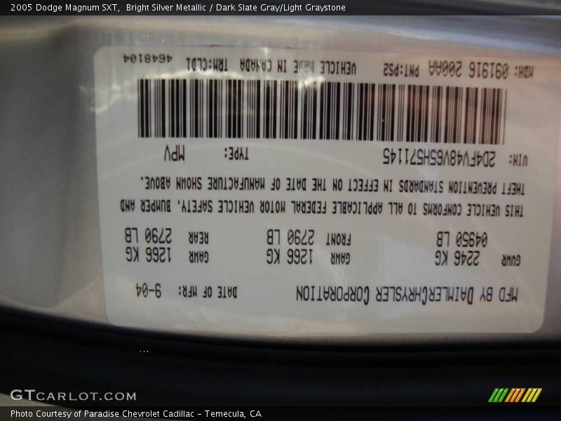 Bright Silver Metallic / Dark Slate Gray/Light Graystone 2005 Dodge Magnum SXT