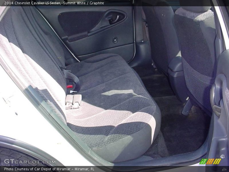 Summit White / Graphite 2004 Chevrolet Cavalier LS Sedan