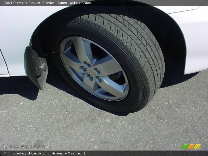 Summit White / Graphite 2004 Chevrolet Cavalier LS Sedan