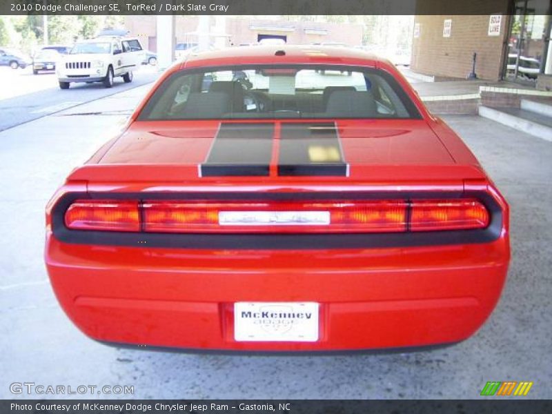 TorRed / Dark Slate Gray 2010 Dodge Challenger SE