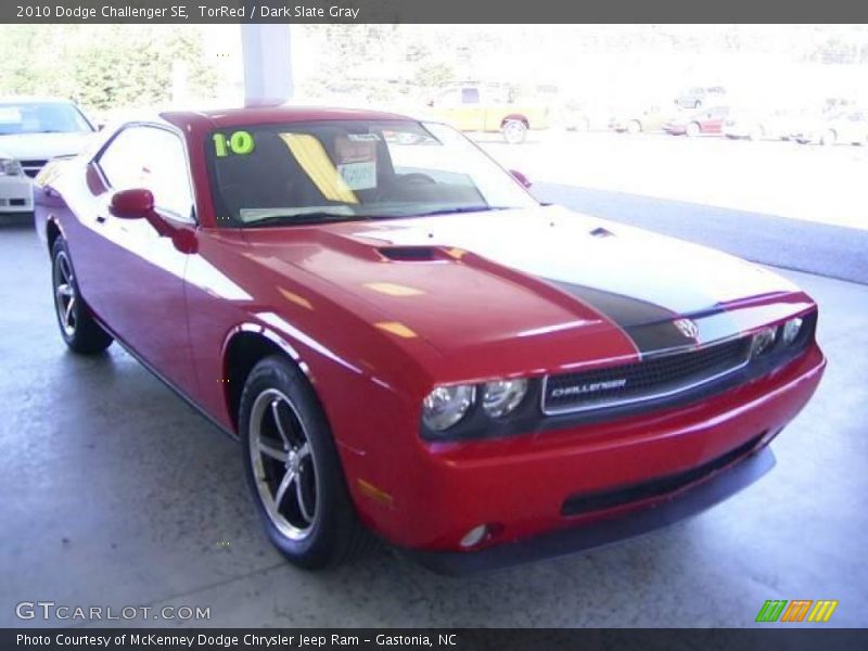 TorRed / Dark Slate Gray 2010 Dodge Challenger SE