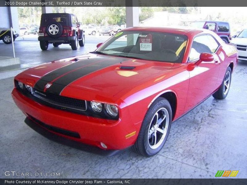 TorRed / Dark Slate Gray 2010 Dodge Challenger SE