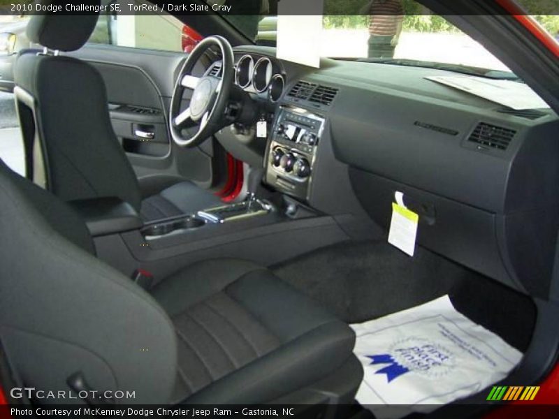 TorRed / Dark Slate Gray 2010 Dodge Challenger SE