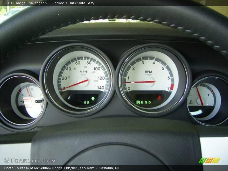 TorRed / Dark Slate Gray 2010 Dodge Challenger SE