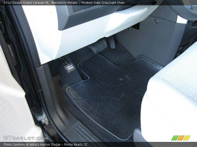 Blackberry Metallic / Medium Slate Gray/Light Shale 2010 Dodge Grand Caravan SE